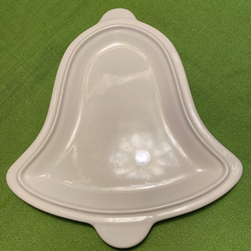 Vintage Pfaltzgraff Bell plate or wall decoration
